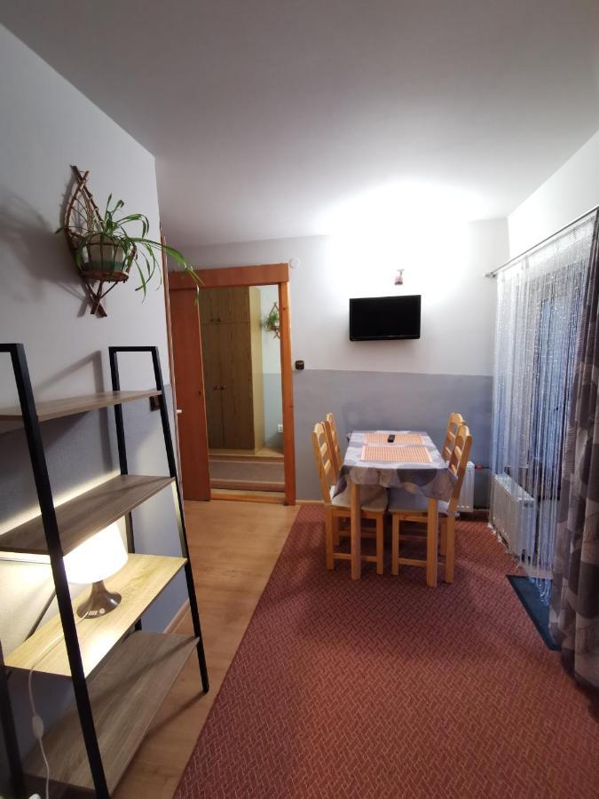 Olimp Pokoje I Apartamenty 슈차이르크 외부 사진