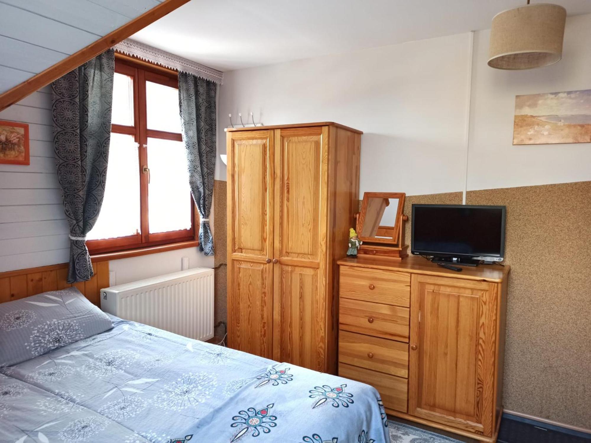 Olimp Pokoje I Apartamenty 슈차이르크 외부 사진