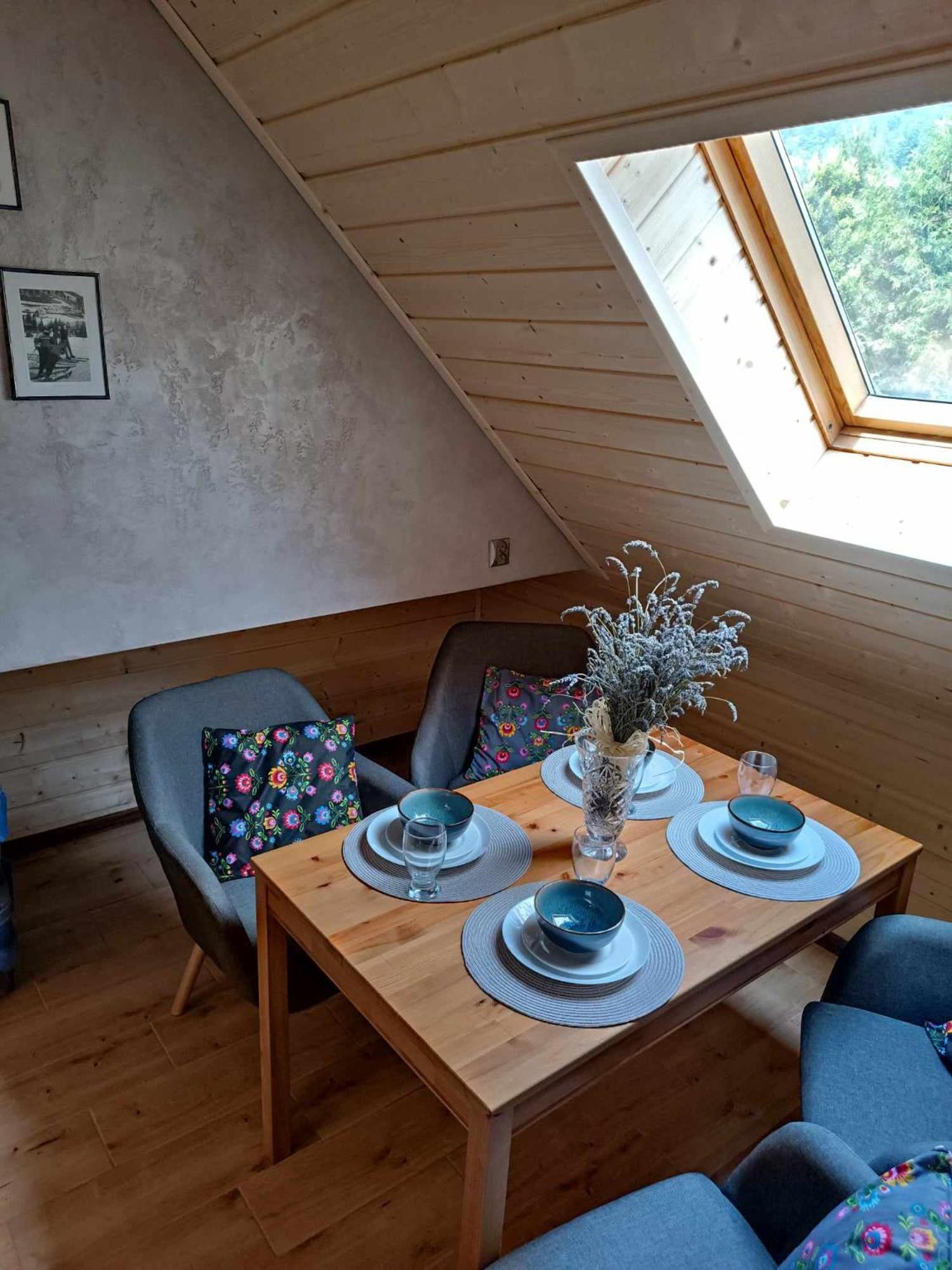 Olimp Pokoje I Apartamenty 슈차이르크 외부 사진